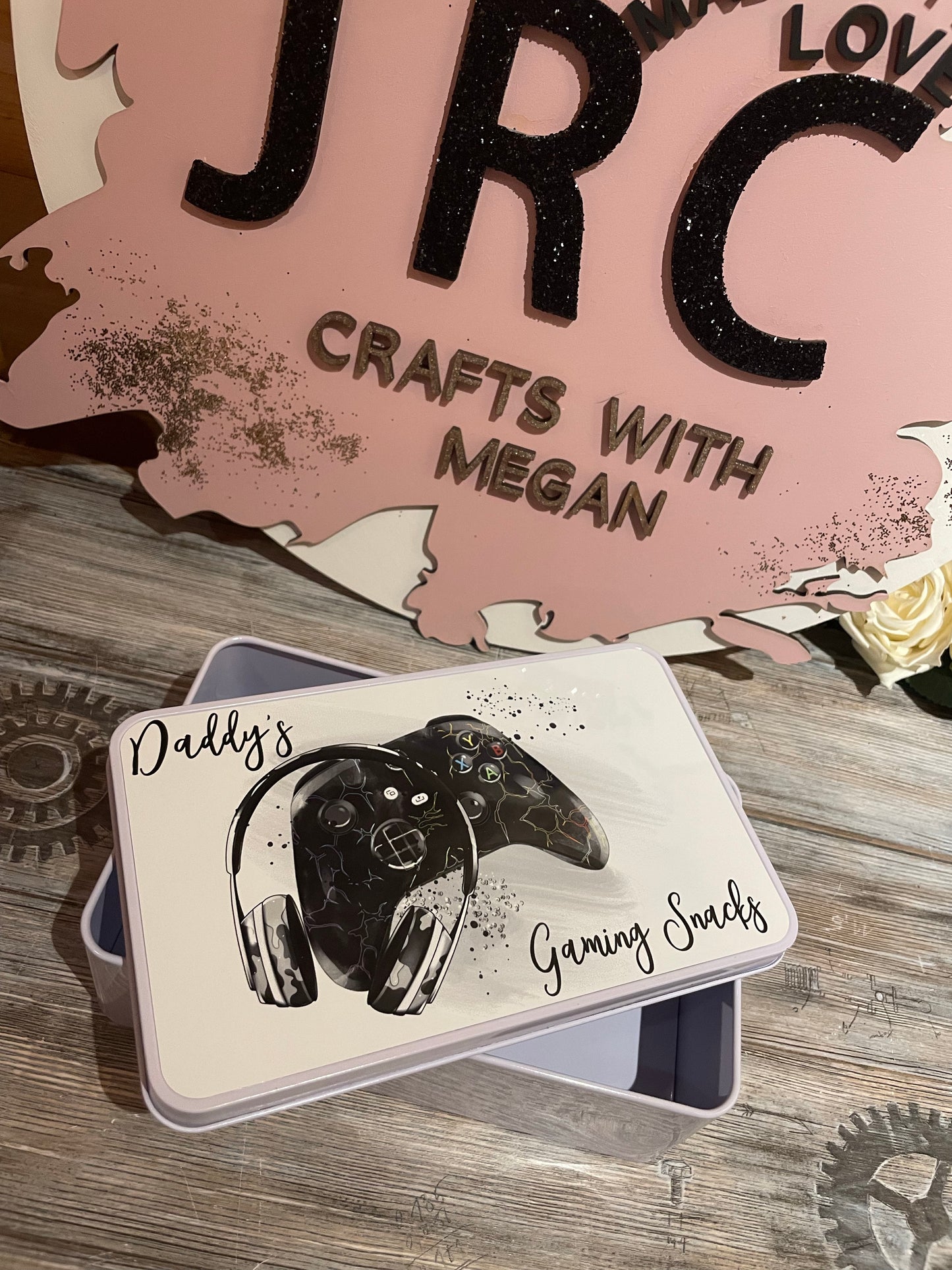 Personalised snack tins 😋