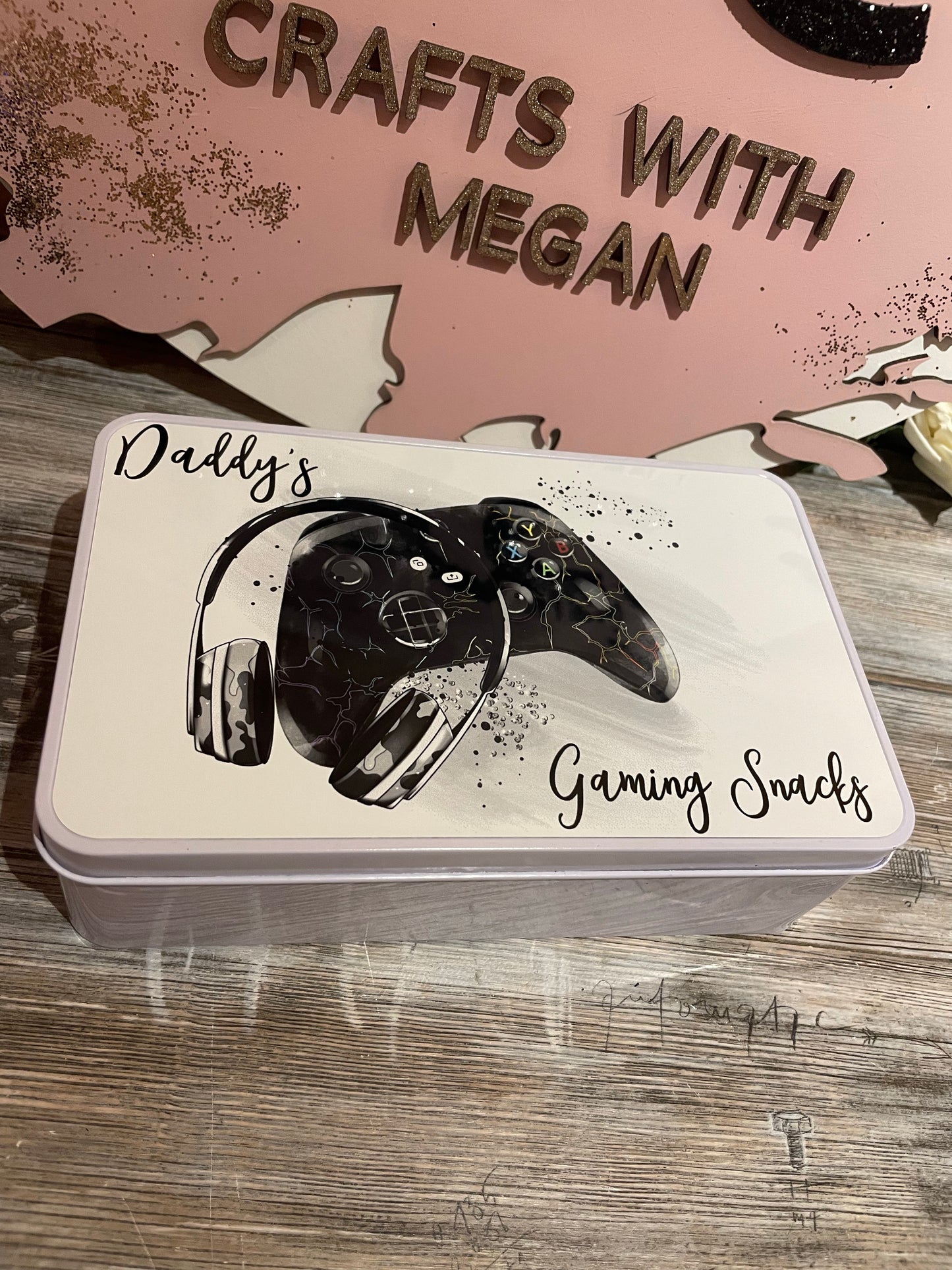Personalised snack tins 😋